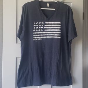 North Dakota Bison navy v-neck xl